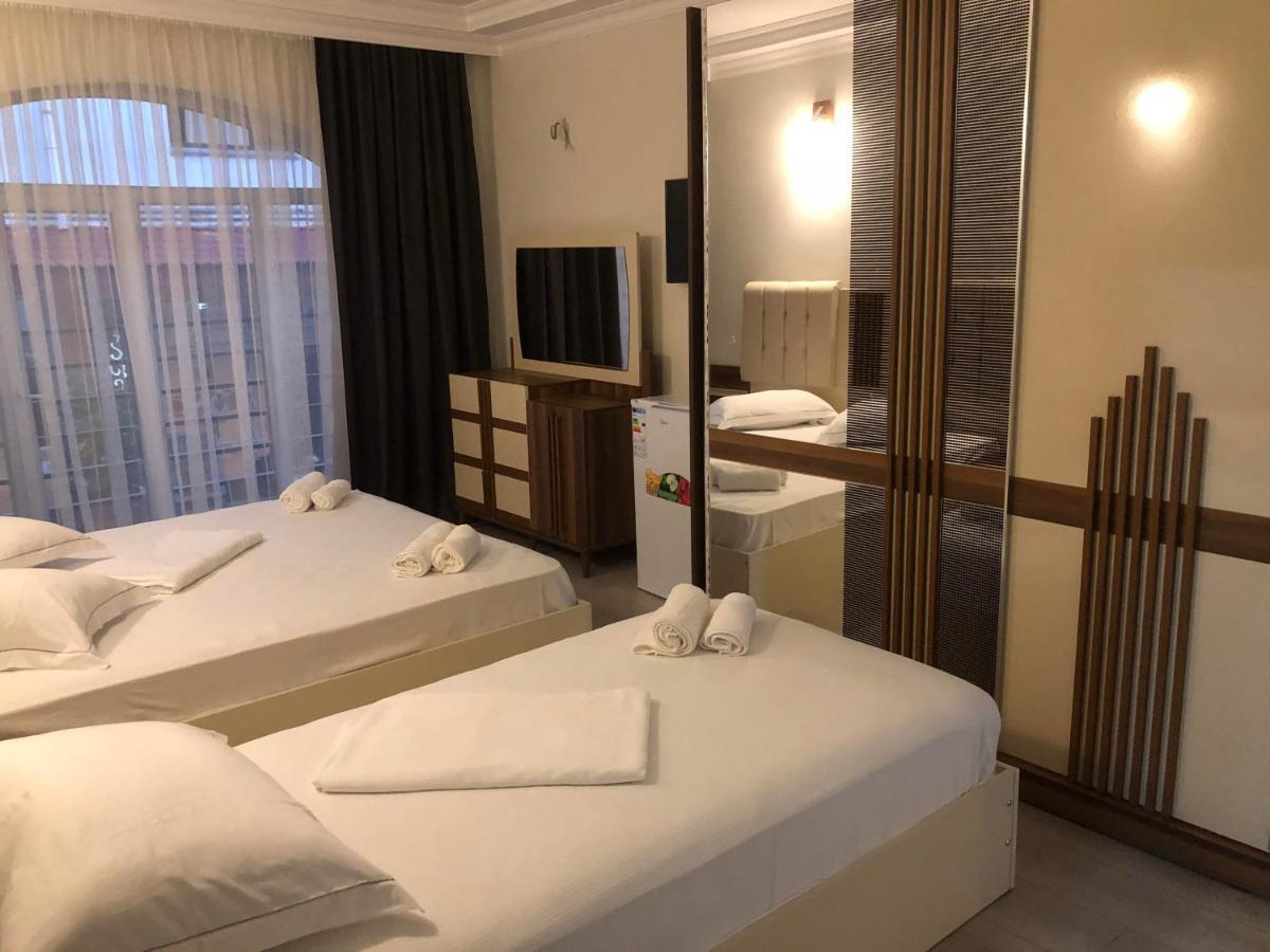 Hotel Dolphin Batumi Exterior foto